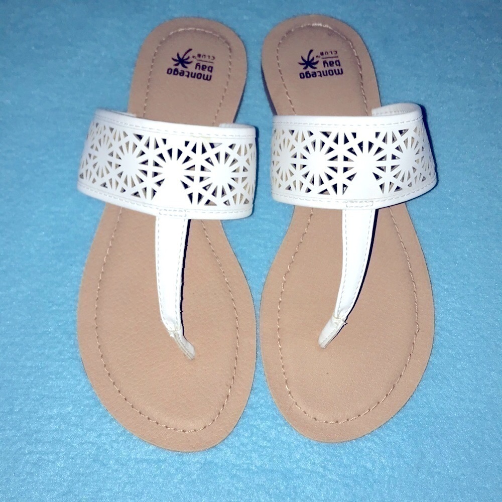 MONTEGO BAY CLUB white leather cutout pattern sandals size 7